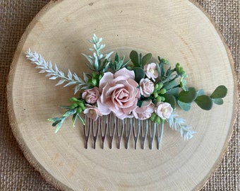 Blush pink flower hair comb / Bridesmaid bridal wedding hairpiece / Floral hair comb