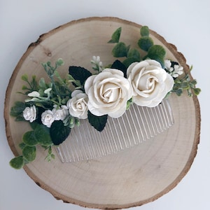 White flower hair comb / Bridal bridesmaid floral wedding hair piece