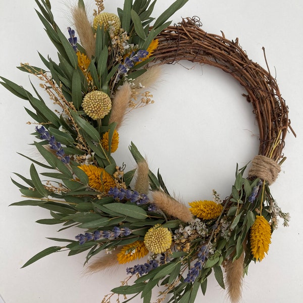 Small dried flower spring wreath / Home decor / Wall decoration / Front door decor / Lavender wreath