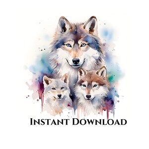 Könnte beinhalten: Aquarellmalerei einer Wolfsfamilie. Die Mutterwölfin steht im Zentrum, mit einem kleineren Wolf auf jeder Seite. Die Wölfe schauen alle den Betrachter an. Der Hintergrund ist ein weicher Aquarell-Wasch in Blau, Lila und Rosa.