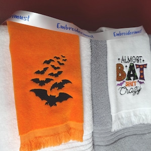 Embroidered Halloween Fingertip Towel, Bats & Spooky Design zdjęcie 7