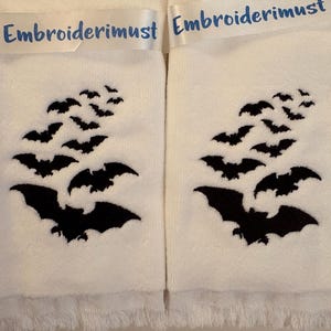 Embroidered Halloween Fingertip Towel, Bats & Spooky Design zdjęcie 5