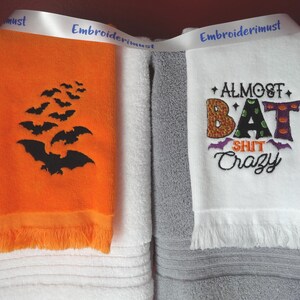 Embroidered Halloween Fingertip Towel, Bats & Spooky Design zdjęcie 4