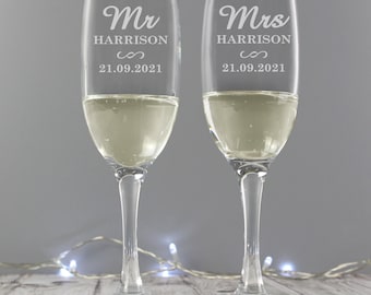 Personalised Mr & Mrs Pair of Flutes - Wedding Gift | Anniversary Gift | Champagne Flute | Wedding Day | Gift for Couples | Flute Glass