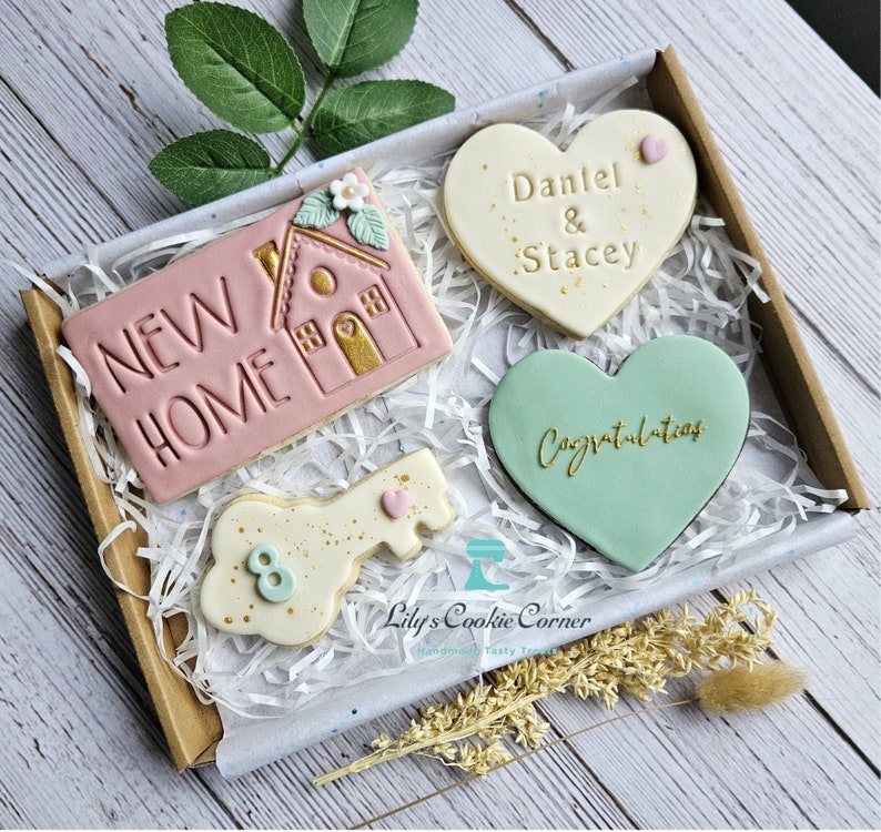 new home cookies/ new home biscuits/ new home gift/ housewarming cookies/ new home present/ house warming biscuits/ new house cookies image 1