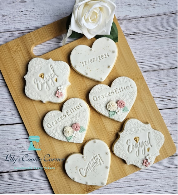 engagement cookies/engagement gift/engagement biscuits/engagement present/anniversary gift/wedding cookies/wedding biscuits/ wedding favours