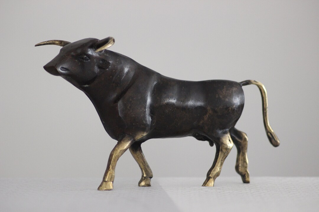 Brass Bull, Wall Street Bull Statue, Bear and Bull Statue, Bull