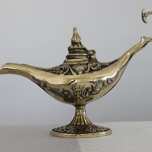 Lampe magique faite main, Lampe à huile en laiton, Fonte de laiton main, Objet décoratif, Ornement, Lampe vintage, Décoration de maison, Décoration de bureau