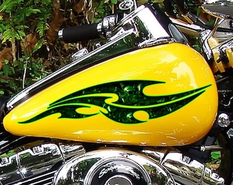 炎の頭蓋骨のバイク用デカール、部族の炎のグラフィック