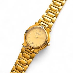 Vintage Gold-Plated Gucci 9200L Quartz Watch with Round Dial and Date Window