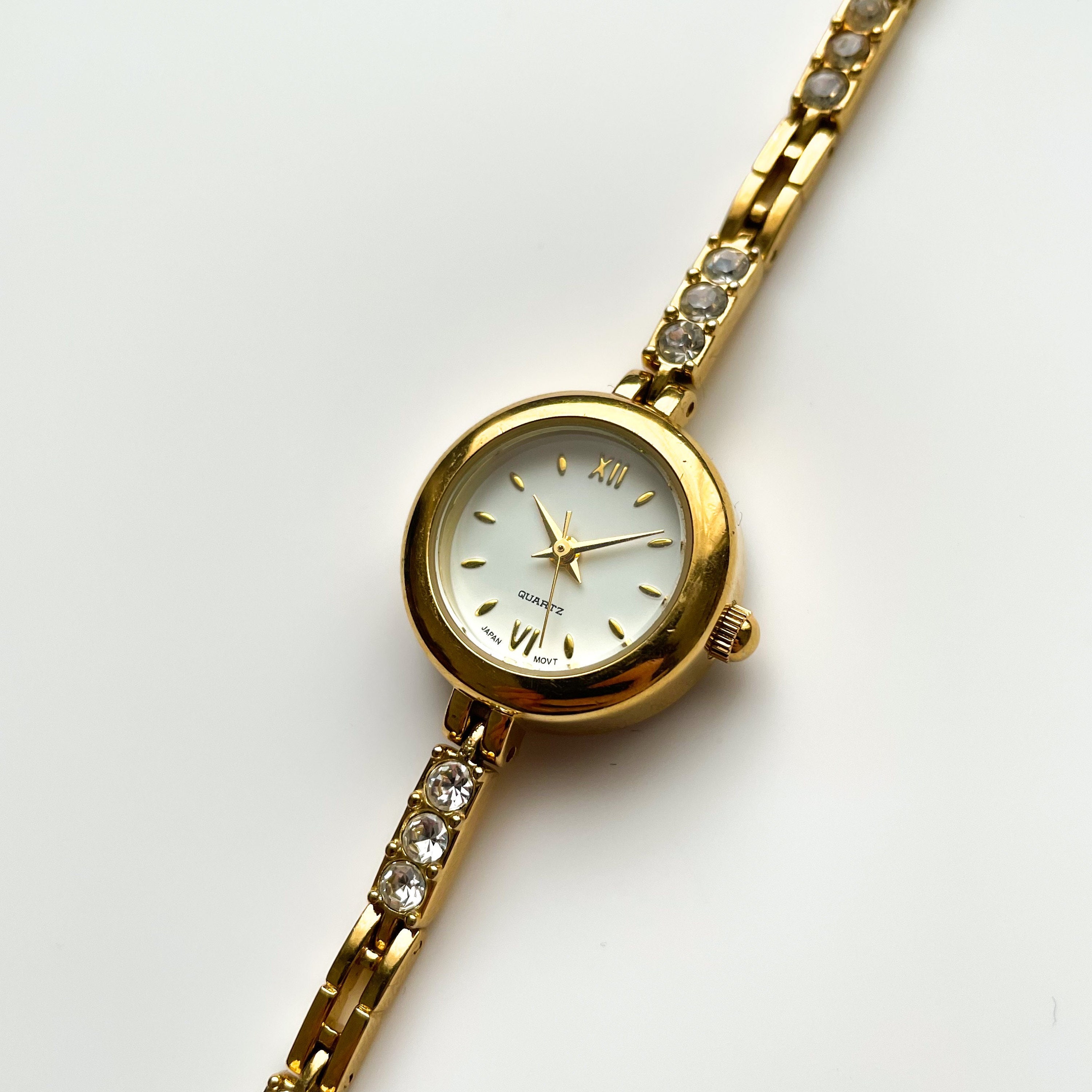 Gold-tone Ladies' Quartz Watch With Round Dial and