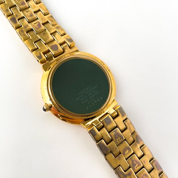 Vintage Gold-Plated Unisex Seiko Quartz Watch with Gold Round ...