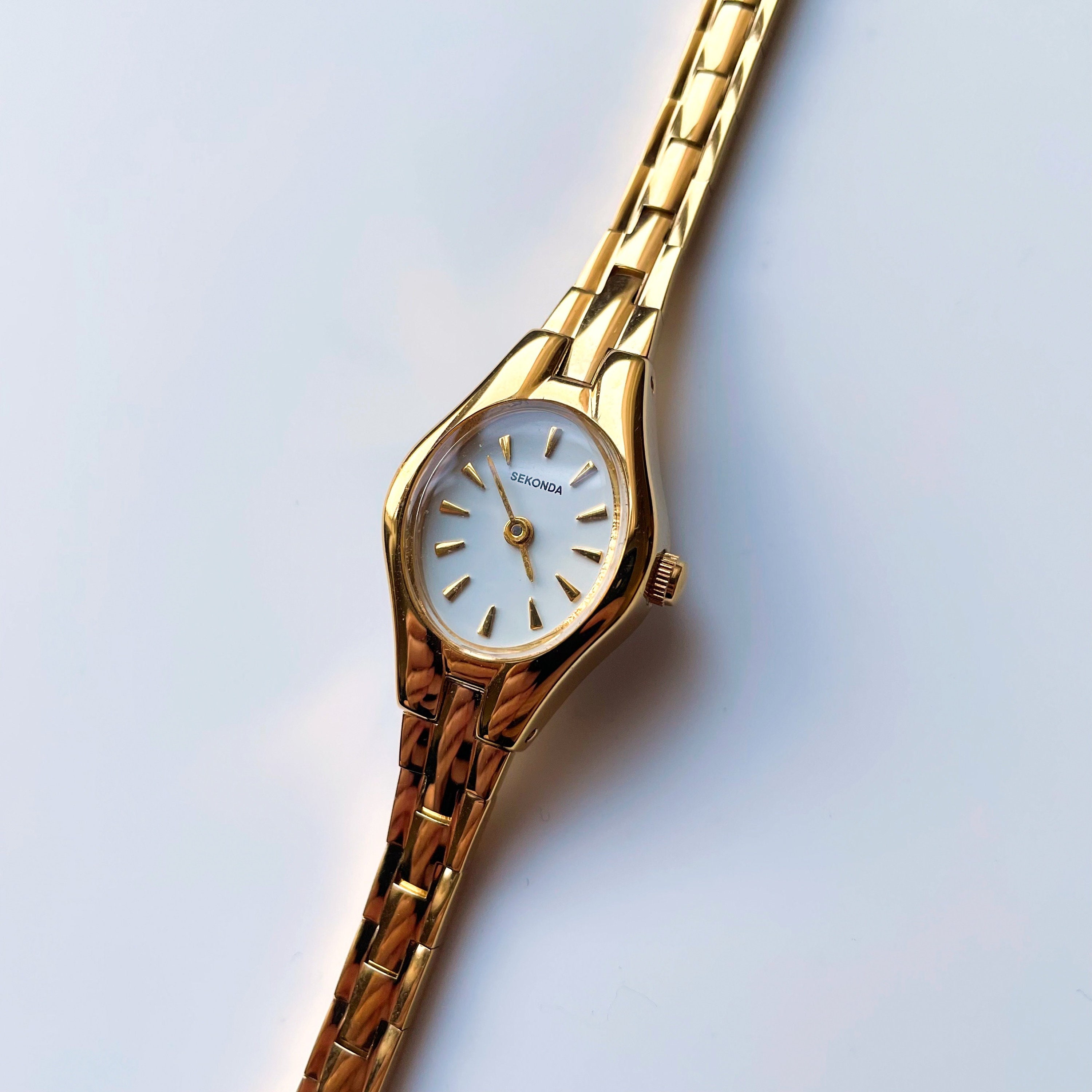 Montre à quartz Sekonda pour dames avec bracelet doré et - Etsy France