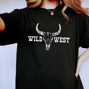 Wild West Oversized Shirt, Southwest Shirt, Longhorn Skull Shirt, Bull Skull Shirt, Country Shirts, Vintage Inspired Cotton Tee, Rodeo Shirt