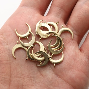 RAW BRASS, Tiny horn charm, Brass, Jewelry making supplies, Brass pendant, 5 pcs, [RN28-P5]