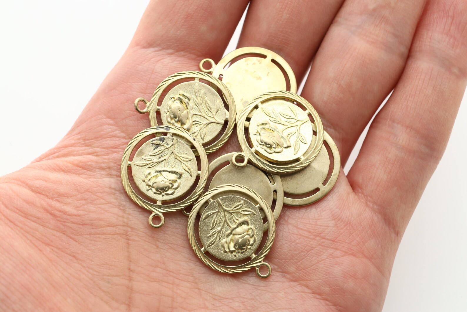 RAW BRASS, Rose Wheel Pendant, Brass, Jewelry Making Supplies, 5 Pcs
