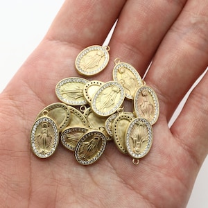 RAW BRASS, Cubic Maria pendant, Brass, Cubic zirconia, Jewelry making supplies, 5 pcs, [RN37-R2]