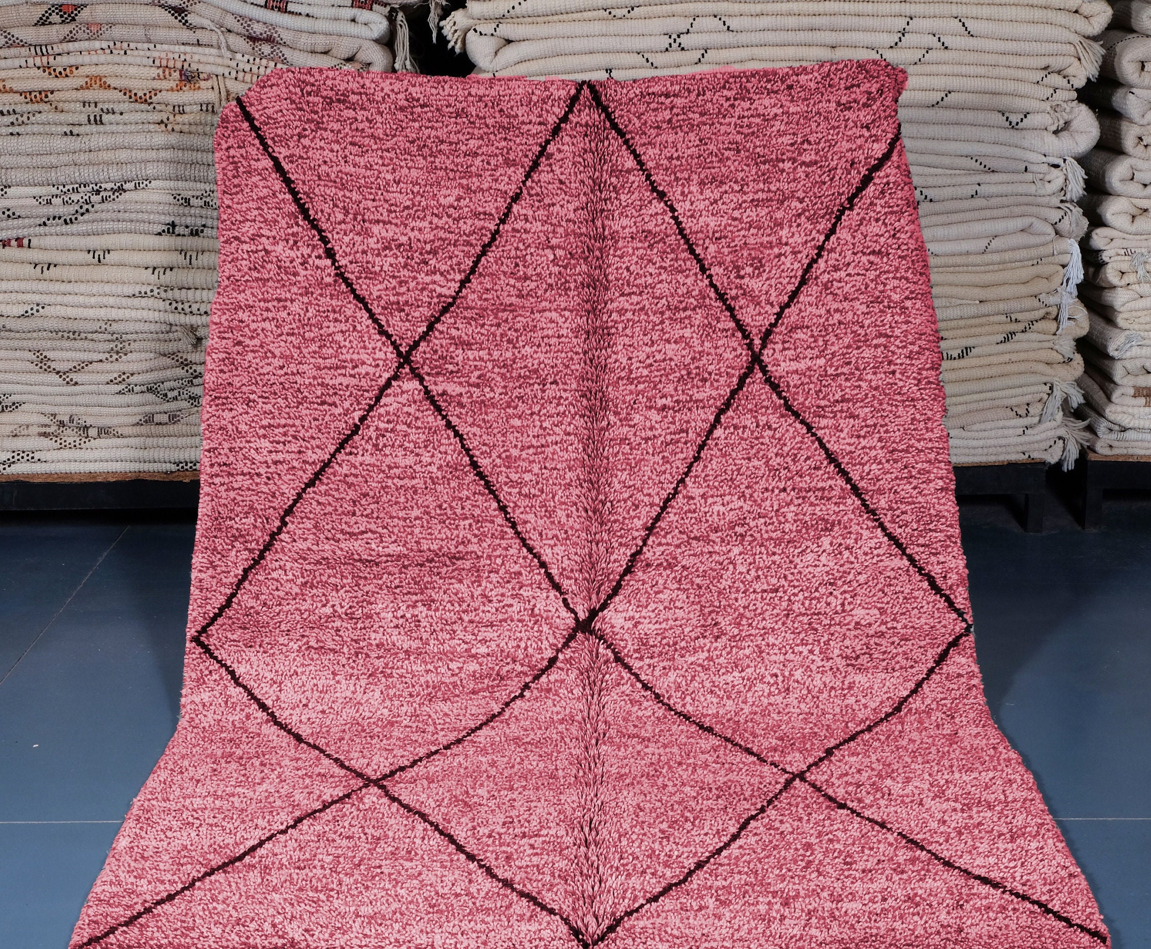 Tapis Marocain Personnalisé - Tapis Rose Beni Ourain Noué à La Main Boho Berbère en Laine