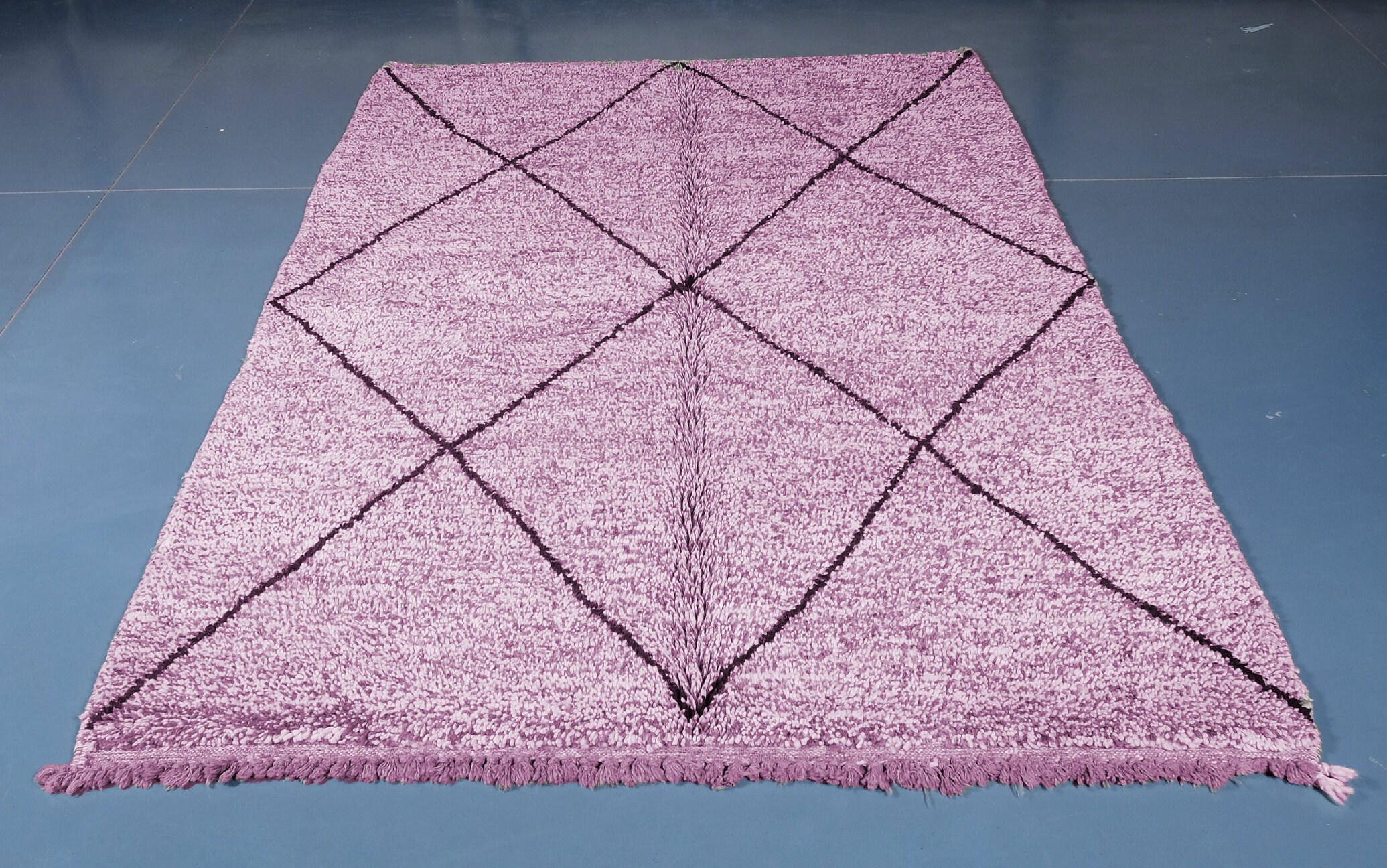 Tapis Marocain Personnalisé - Tapis Violet Beni Ourain Noué à La Main Boho Berbère en Laine