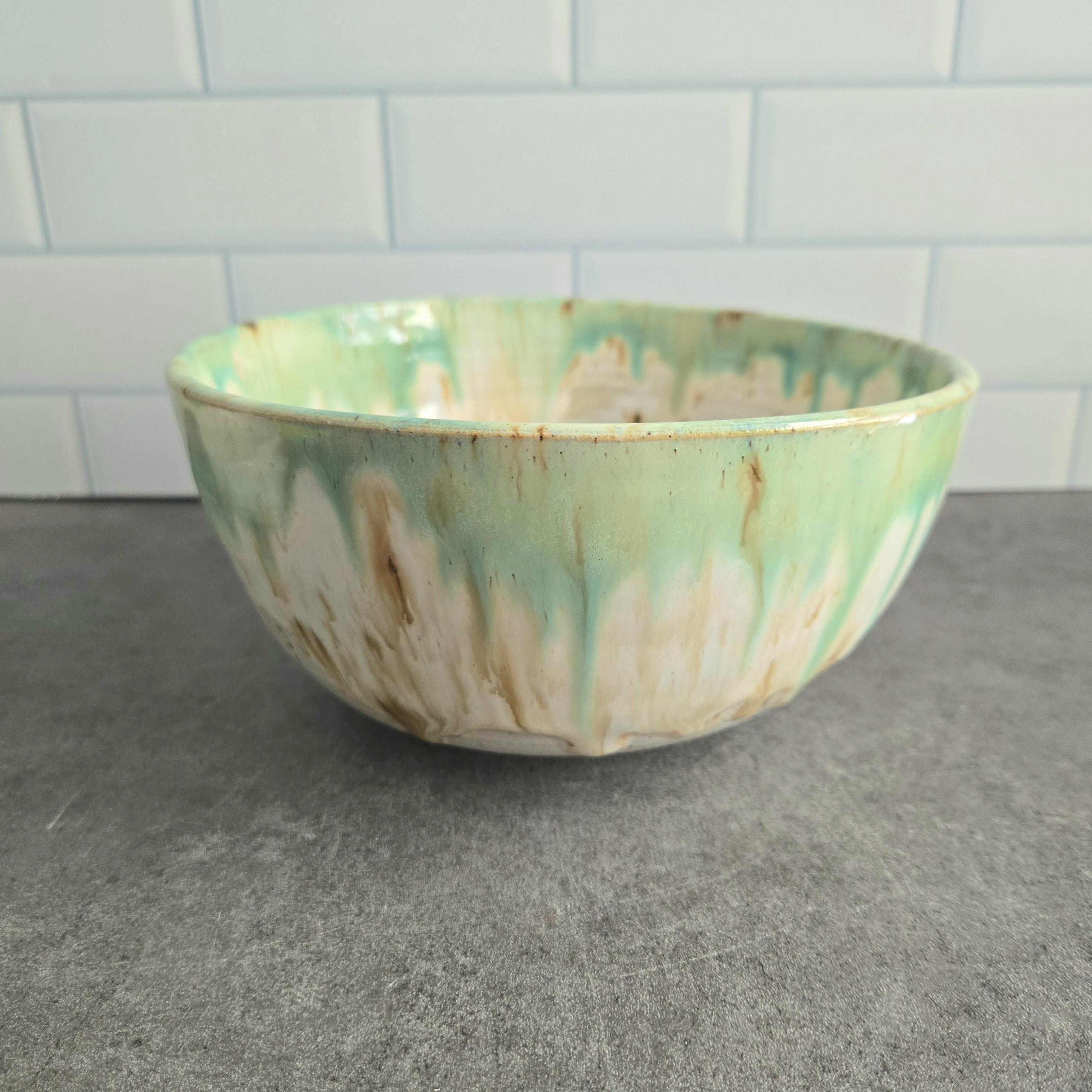 Handmade pottery serving bowl, green ceramic bowl, ceramic ramen bowl, salad bowl, kitchen gift unique, modern kitchen gift, housewarming