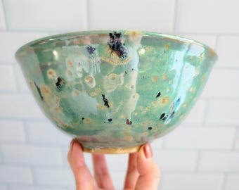 Handmade ceramic bowl, pottery soup bowl, minimalist pottery, porcelain kitchenware, mint green bowl, housewarming gift, made in Canada