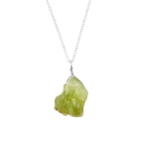 AA Raw Peridot Rough Crystal Dainty Pendant Necklace for Women, Birthstone Healing Crystal, Birthday Gift for Her, 925 Sterling Silver Chain