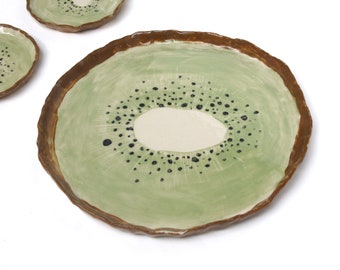 Kiwi plate in enamelled sandstone, unique piece, shiny enamel, contemporary ceramics handmade in France, handcrafted