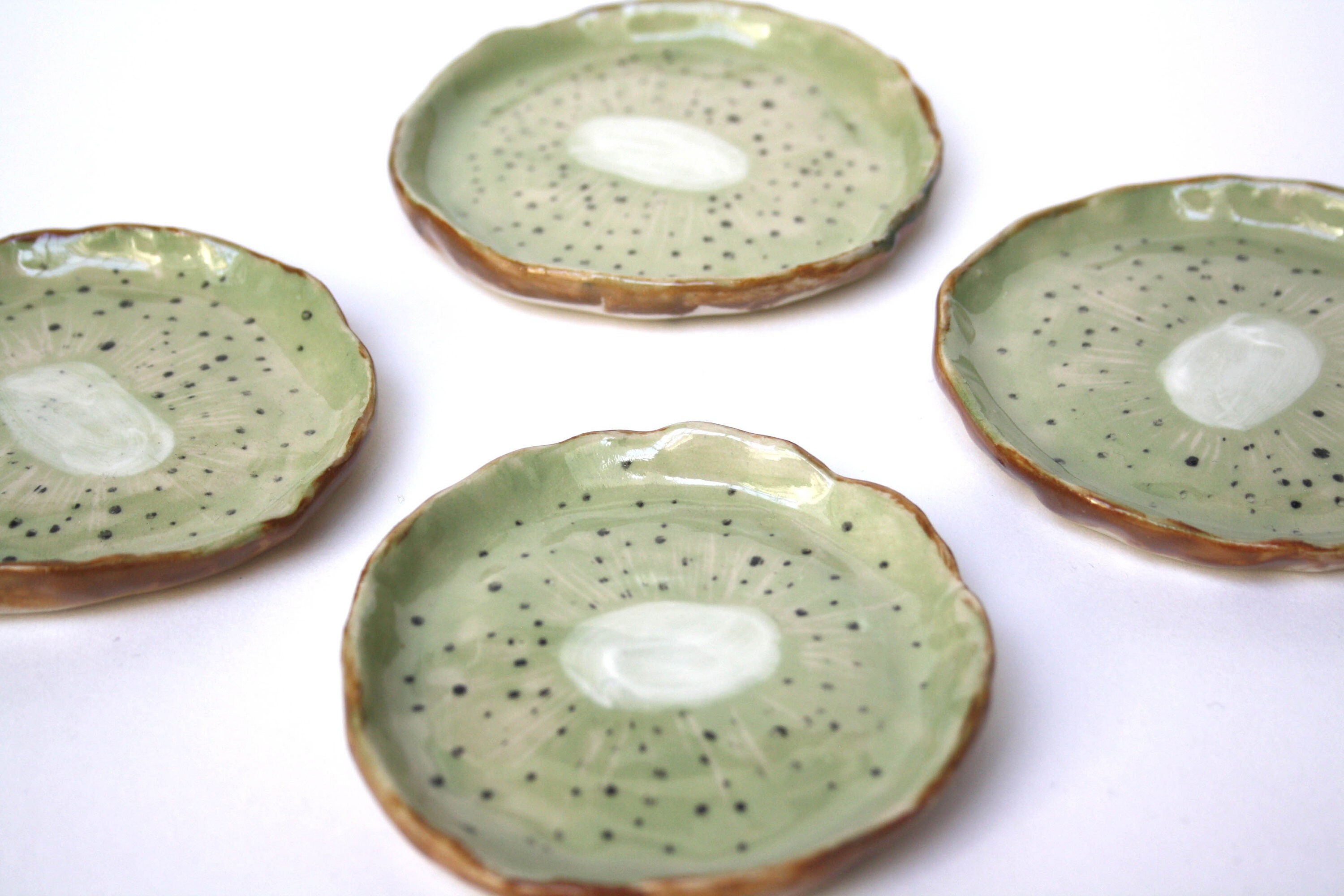 Petite Coupelle/Soucoupes en Céramique, Modèle Kiwi Grès Émaillé, Céramique Contemporaine Fabriquée 