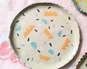 Mini ceramic plate with colorful patterns, empty pocket inspired by Memphis Design, unique piece