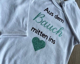 Baby Body | Mama und Baby | Baby Geschenkidee  | Strampler Body bedrucken personalisieren, Aus dem Bauch Mitten ins Herz, Babybody mit Nam