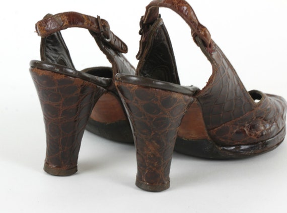 1940s platform pumps Vintage alligator leather peep toe slingbacks Palizzio Mandels Fascinating Slippers 5