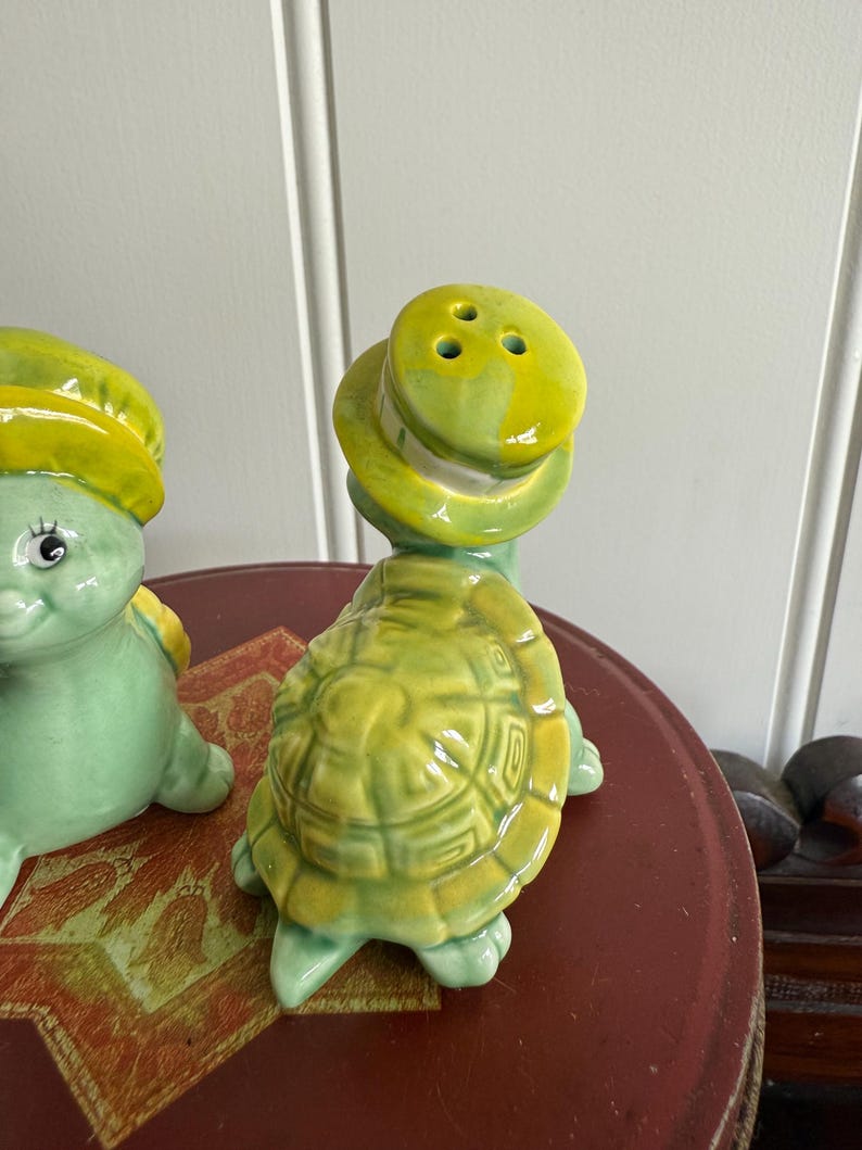 Vintage Ceramic Turtle Salt and Pepper Shakers - Etsy