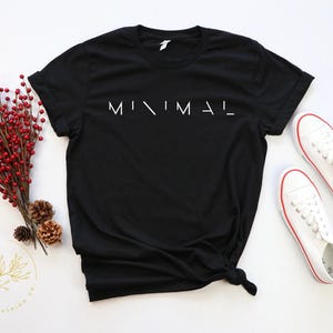 Minimaal T-shirt, minimalistisch T-shirt, minimalistisch shirt, minimaal shirt, minimale levensstijl, ravecultuur, cadeau voor minimalistische mensen, boho afbeelding 6