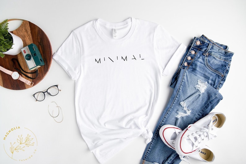 Minimaal T-shirt, minimalistisch T-shirt, minimalistisch shirt, minimaal shirt, minimale levensstijl, ravecultuur, cadeau voor minimalistische mensen, boho afbeelding 1
