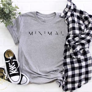 Minimaal T-shirt, minimalistisch T-shirt, minimalistisch shirt, minimaal shirt, minimale levensstijl, ravecultuur, cadeau voor minimalistische mensen, boho afbeelding 7