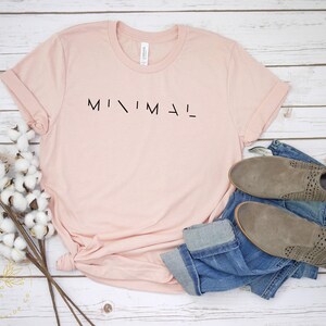 Minimaal T-shirt, minimalistisch T-shirt, minimalistisch shirt, minimaal shirt, minimale levensstijl, ravecultuur, cadeau voor minimalistische mensen, boho afbeelding 5