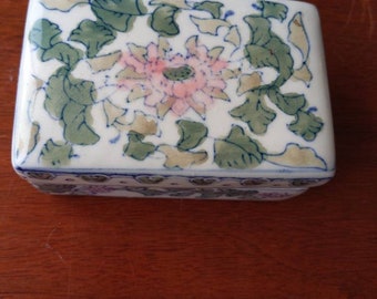 Ceramic Chinese Lidded Dish~ Pink Flower