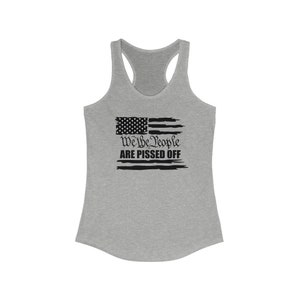 Wij, de mensen, zijn pissig op Women&#39;s Ideal Racerback Tank