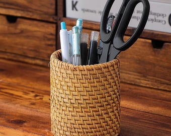 Versatile Rattan Box: Perfect for Pens, Makeup, or Utensils
