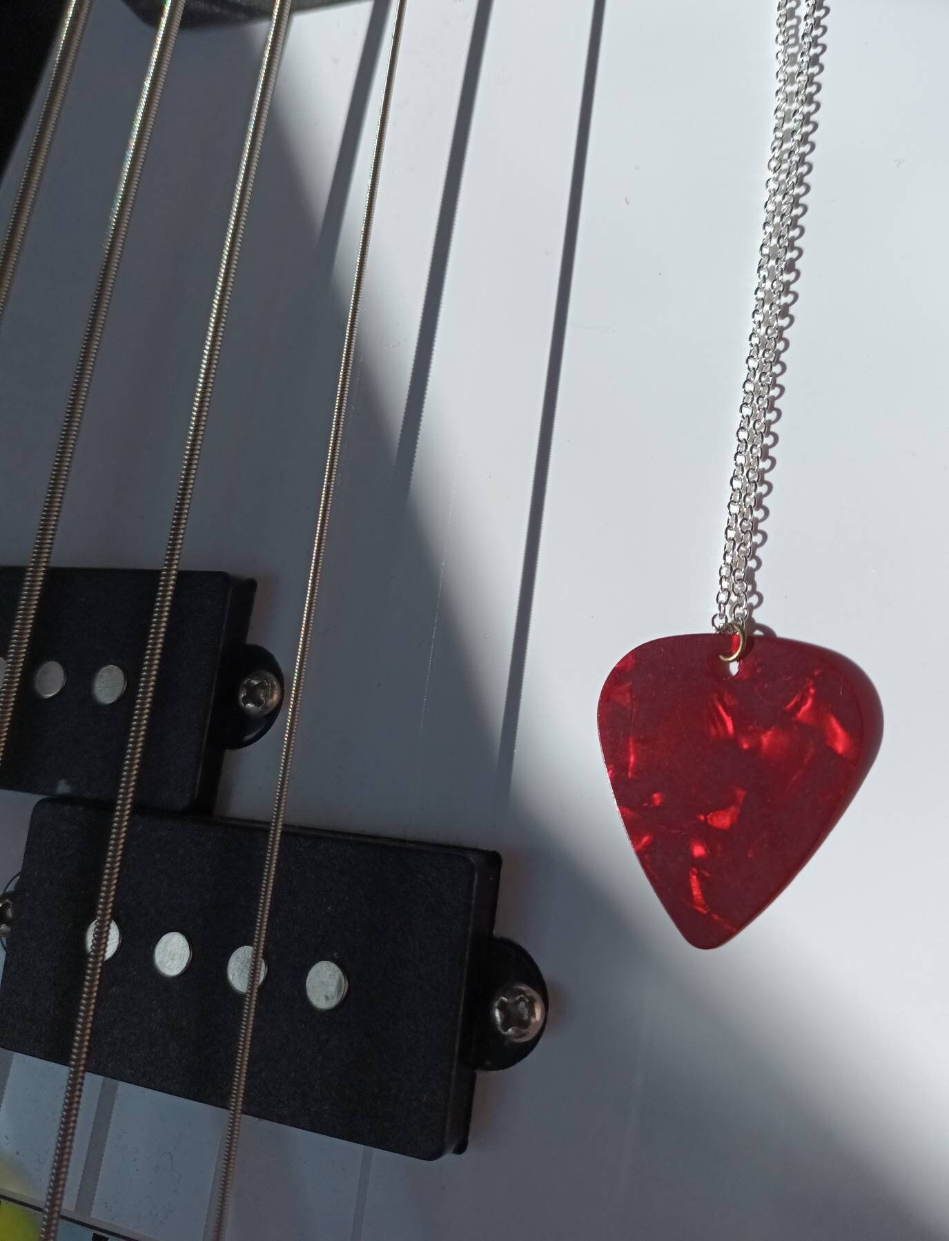 Stranger Things / Eddie Munson / Guitar Pick Necklace Etsy Finland
