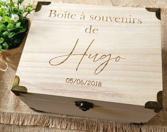 Caja de recuerdos de madera personalizada