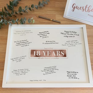 Tablero de firmas para imprimir con el mensaje "18 Years Signature Board", feliz cumpleaños número 18, oro rosa, buenos deseos y recuerdos preciados, bienvenido a la adultez, tablero de recuerdos