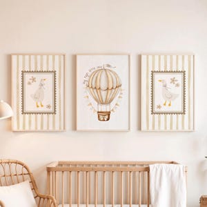 Set di 3 stampe per cameretta dei bambini con oca sciocca, galleria d'arte da parete beige per cameretta dei bambini, decorazioni per la casa neutre, mongolfiera, simpatica stampa d'arte digitale