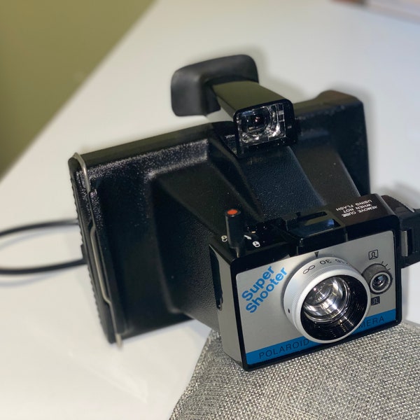 Vintage 1970’s Polaroid Land Camera Super Shooter/ Working Condition!