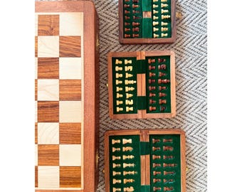 Handgemaakte houten magnetische schaakset – 7 inch opvouwbaar gepersonaliseerd schaakbord, draagbaar reisspel voor kinderen en volwassenen