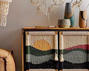 Aparador de madera de mango hecho a mano con diseño de cuerda tejida y atardecer en la montaña