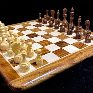 Personalisiertes Magnetisches Holzschachspiel: Handgeschnitzte Figuren, 16 Zoll