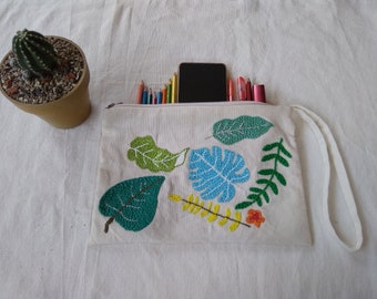 zipper pouch, floral pouch, canvas pouch, wristlet pouch, punch needle, FREE SHIPPING