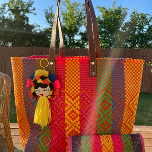 Hermoso conjunto de bolso y billetera multicolor hecho a mano