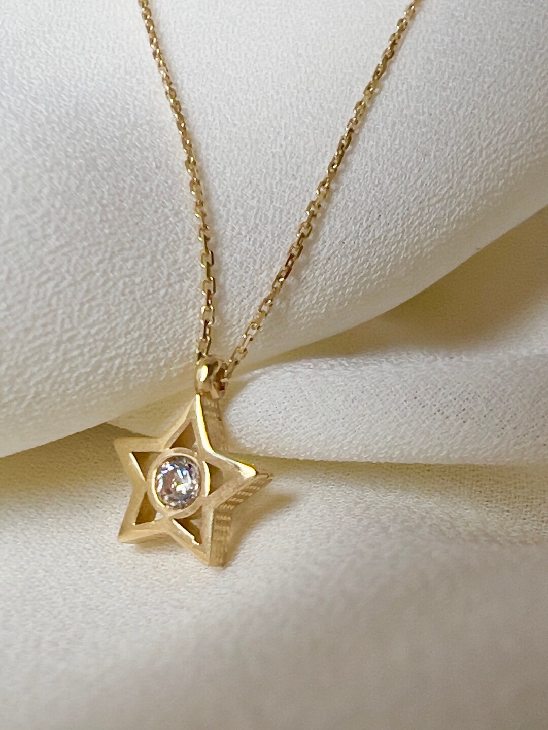 14k Gold Star Necklace, Gold Star Pendant Necklace for Her, for Mom